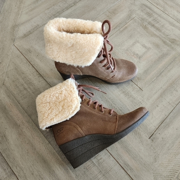 UGG Zea Leather Wedge Boots - Picture 4 of 10